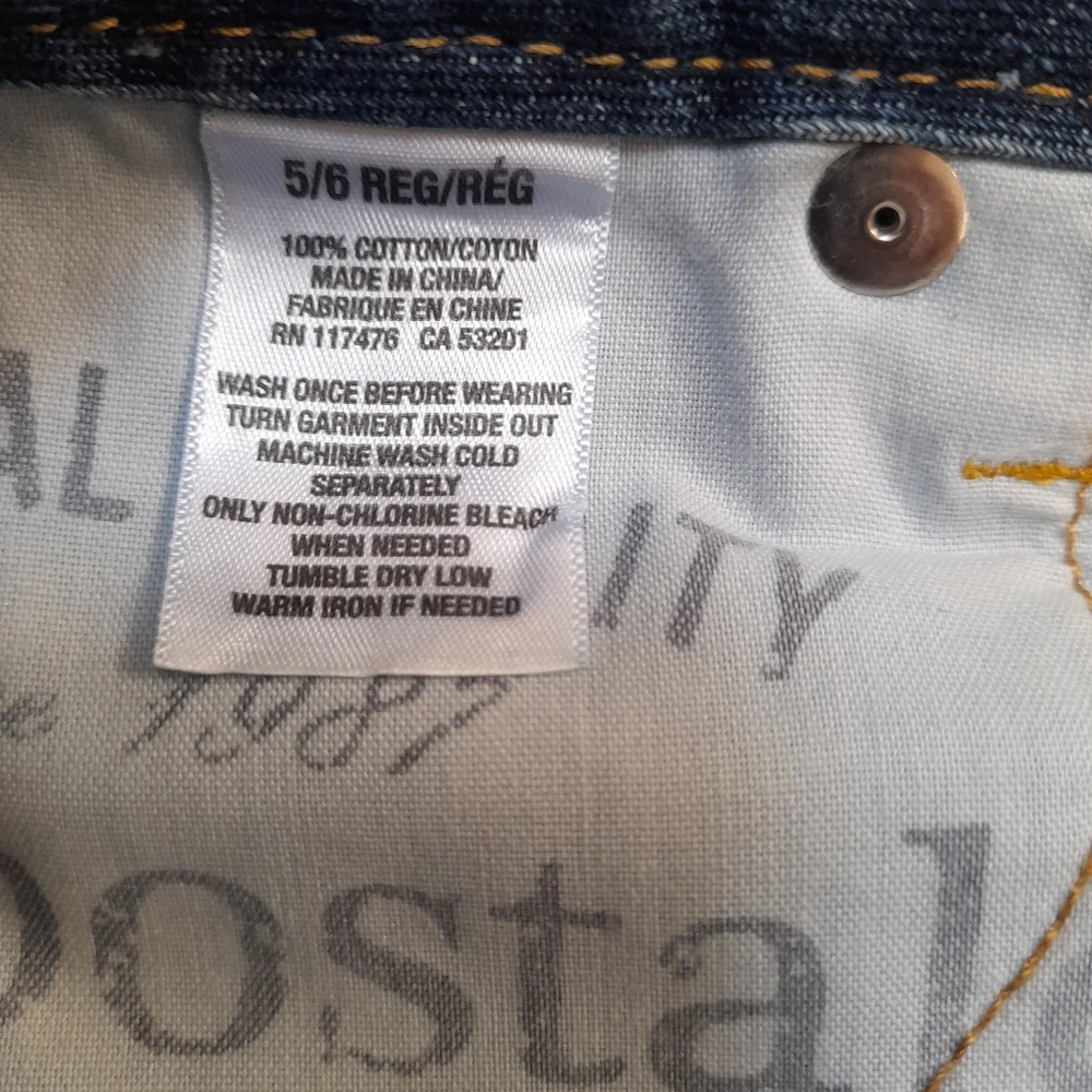 ● AEROPOSTALE | CUT OFF & PAINT DOTS SHORT - Picture 13 of 16